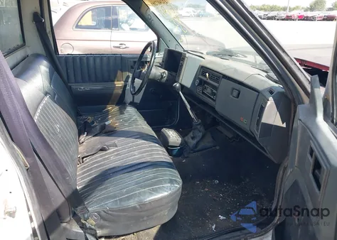 1989 Chevrolet S Truck S10 из США, поврежденный, VIN 1GCBS14E7K2270252